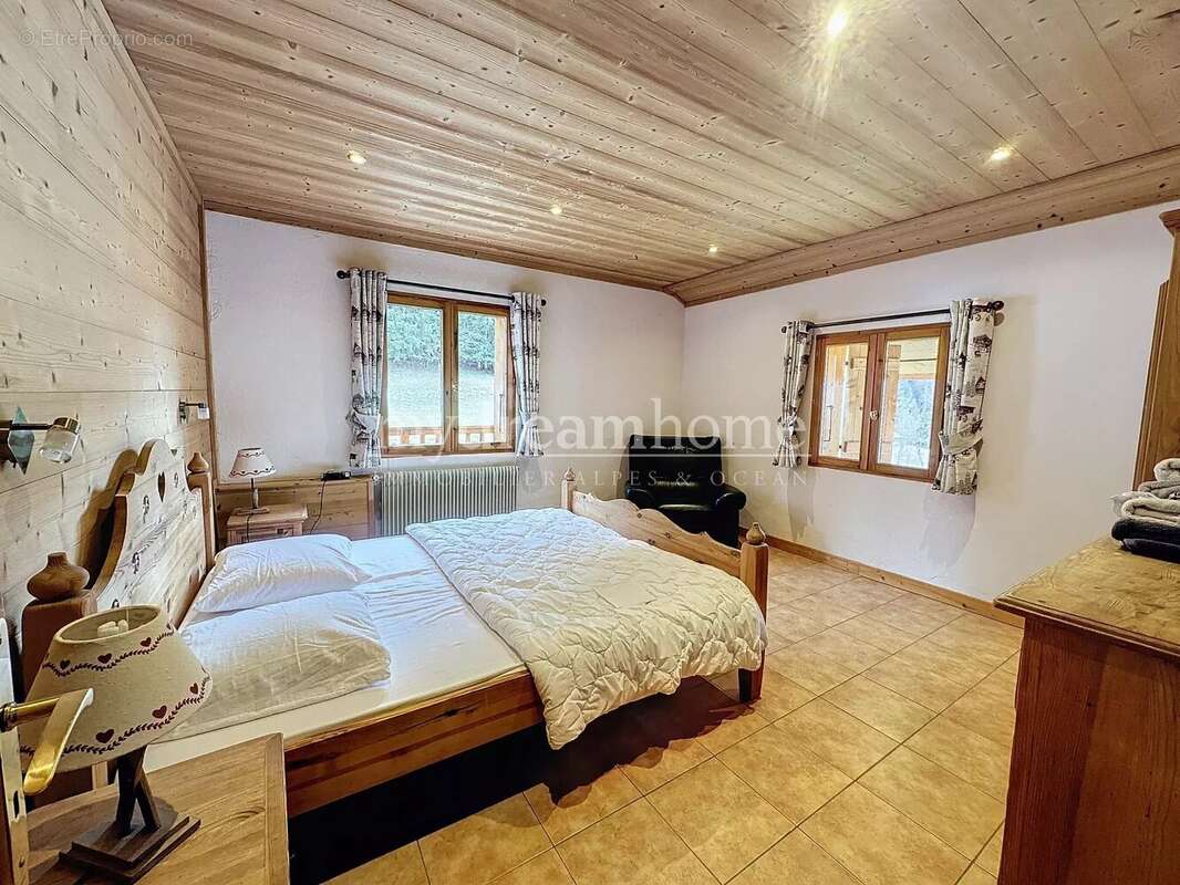 Maison à NOTRE-DAME-DE-BELLECOMBE