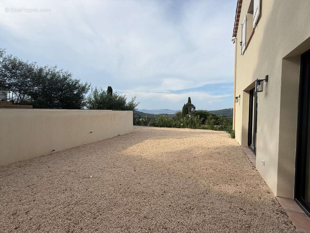 Villa rénovée au cœur de La Croix-Valmer - photo 18