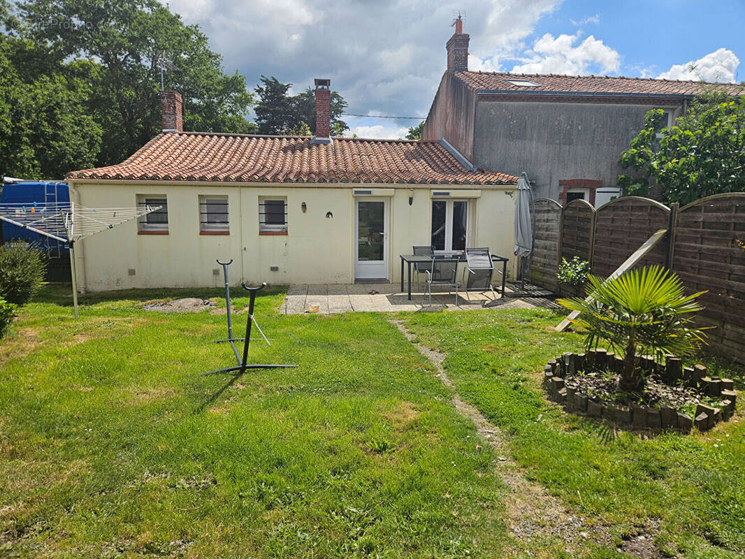Maison à FROSSAY