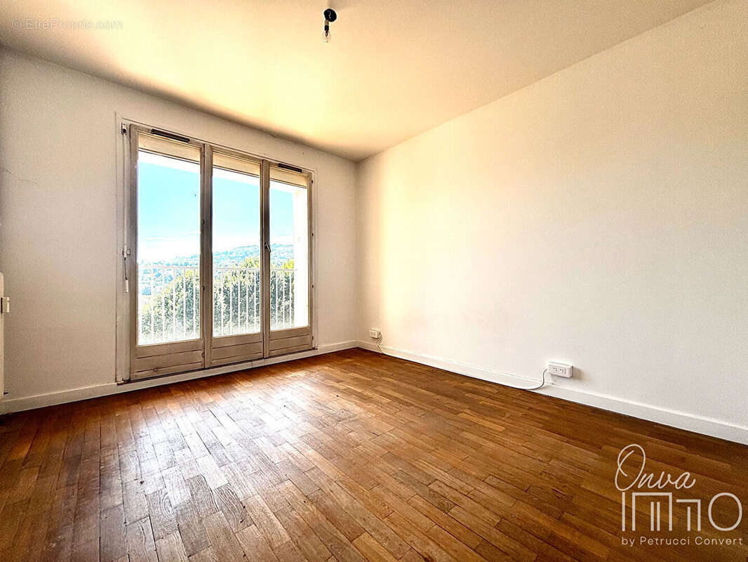 Appartement à FONTAINES-SUR-SAONE