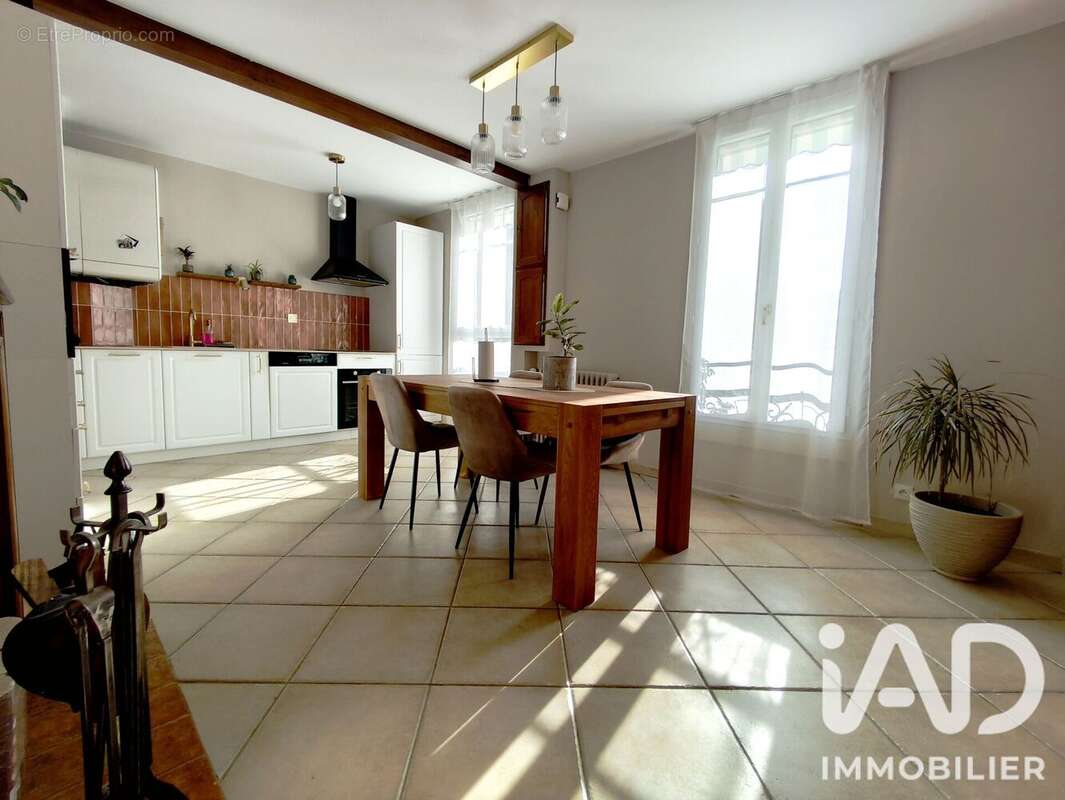 Maison 84 m² à Conde-Sainte-Libiaire  - photo 5