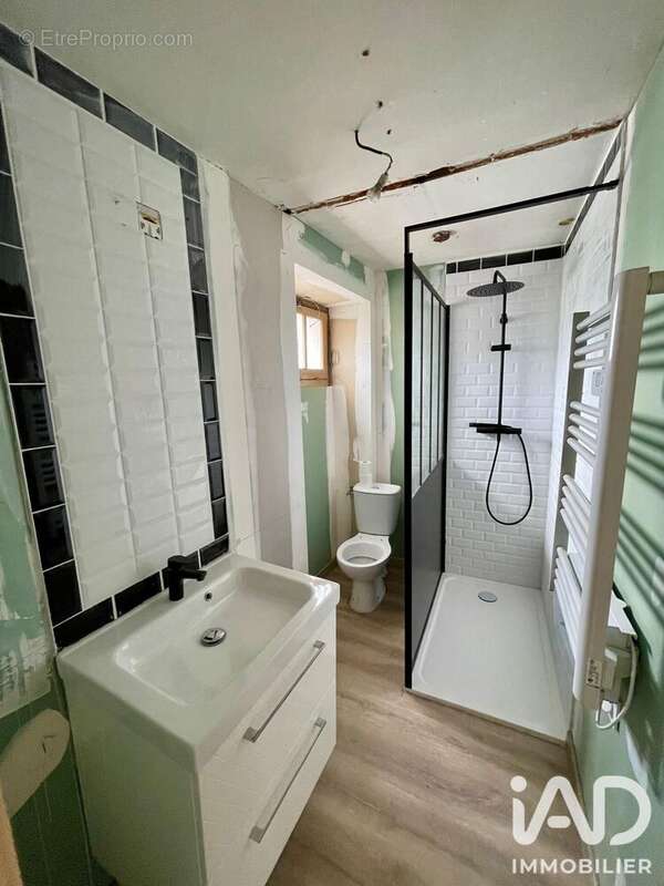 Appartement 51 m² à Lathus-Saint-Remy  - photo 8