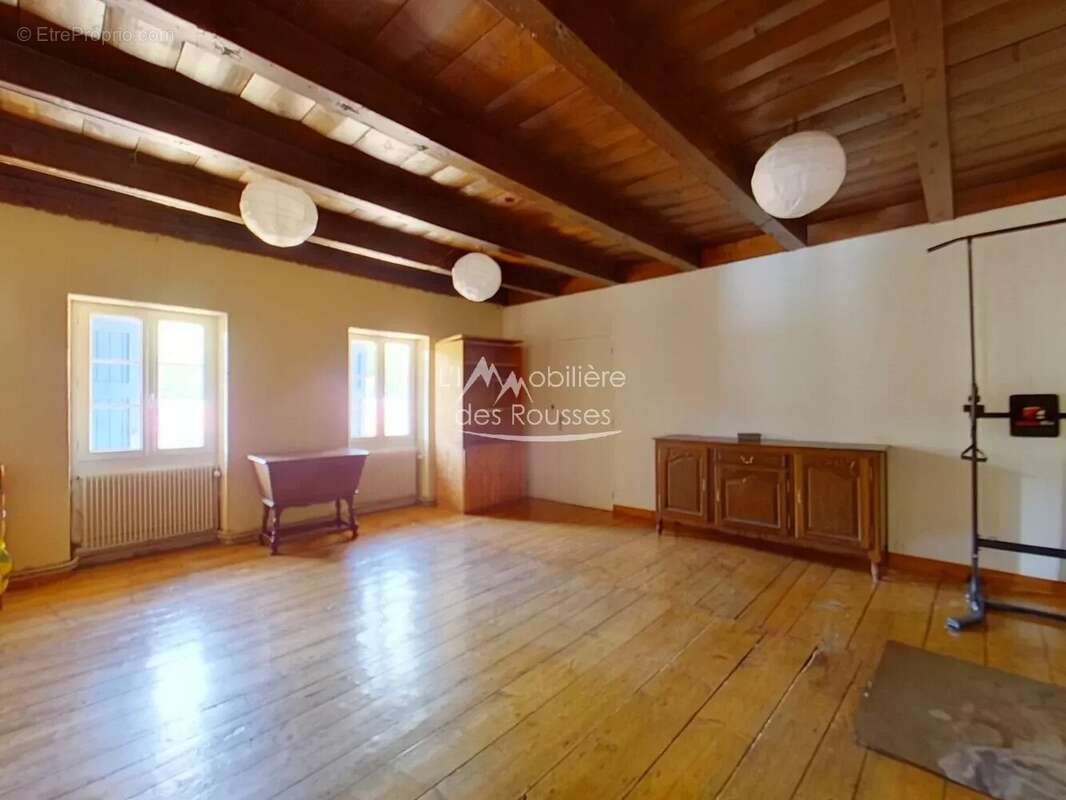 Propriété de caractère avec écurie et vaste domaine - photo 6