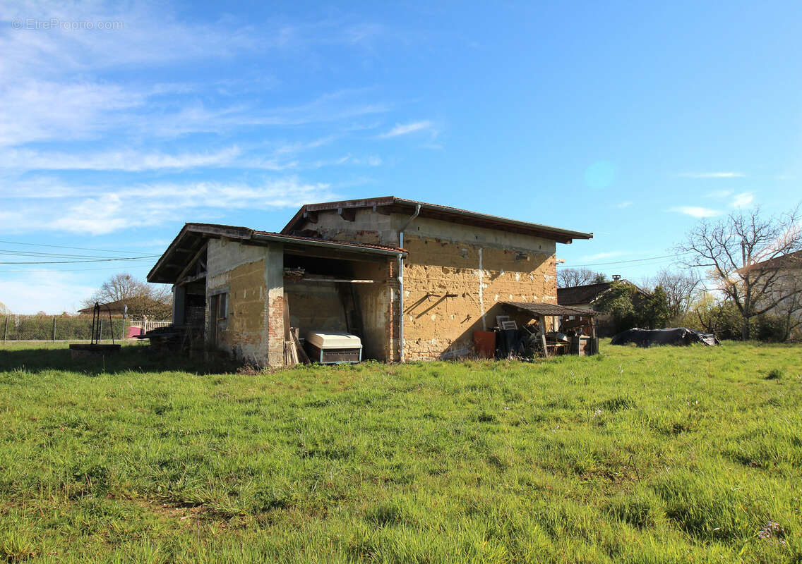 Maison à POLLIAT