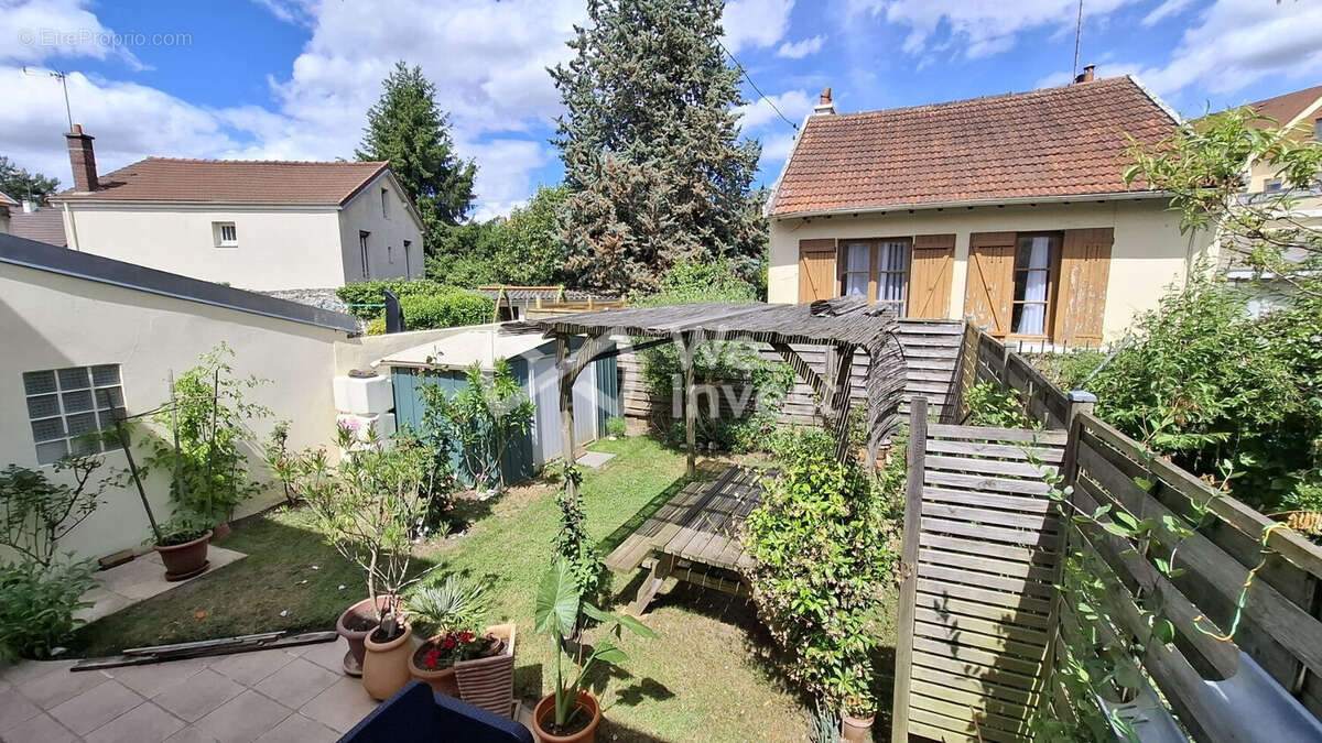 Maison à BROU-SUR-CHANTEREINE