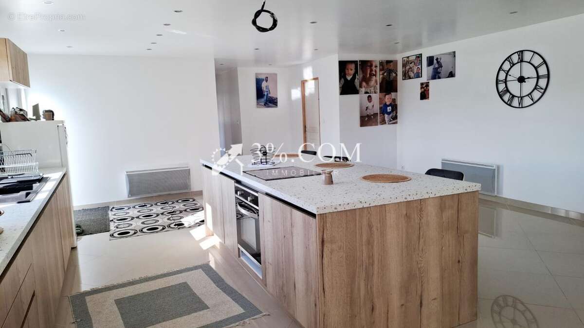 Maison à FEUQUIERES-EN-VIMEU