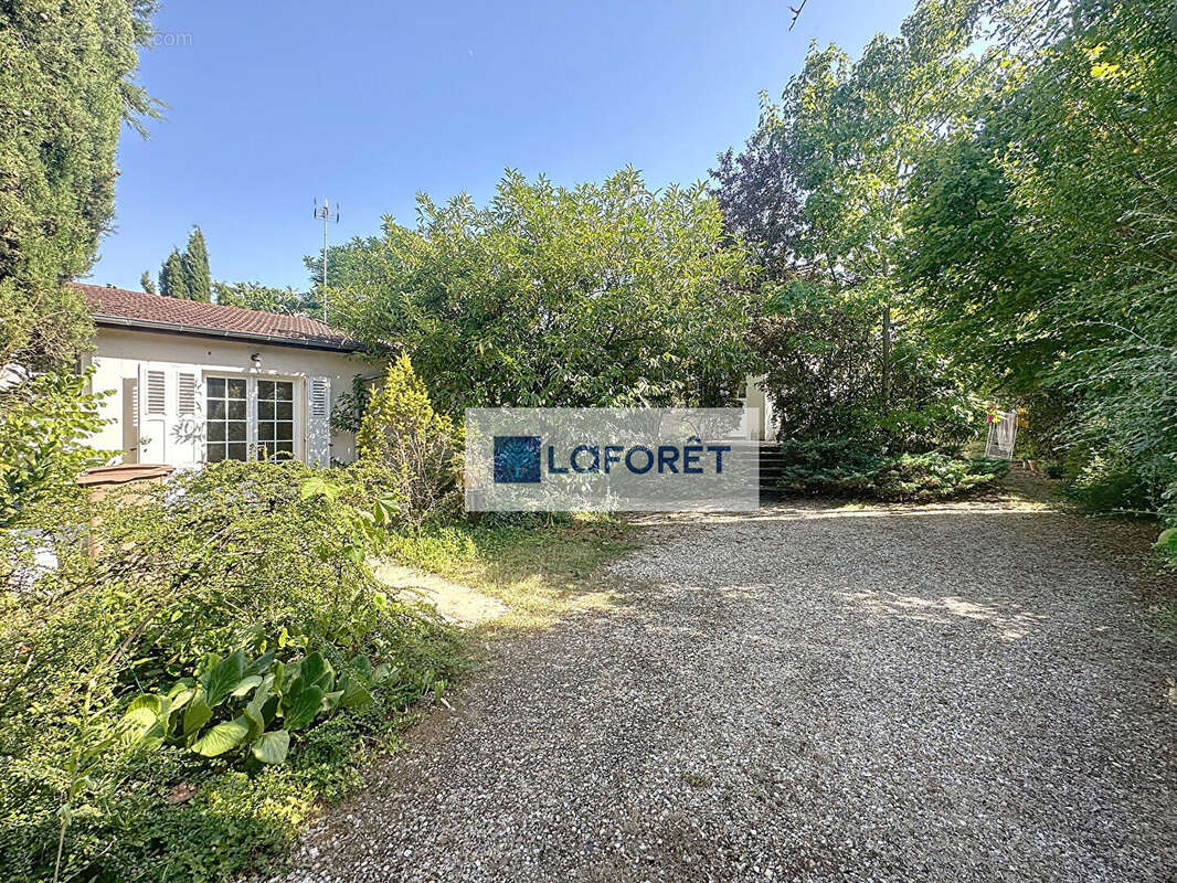 Maison à SARTROUVILLE