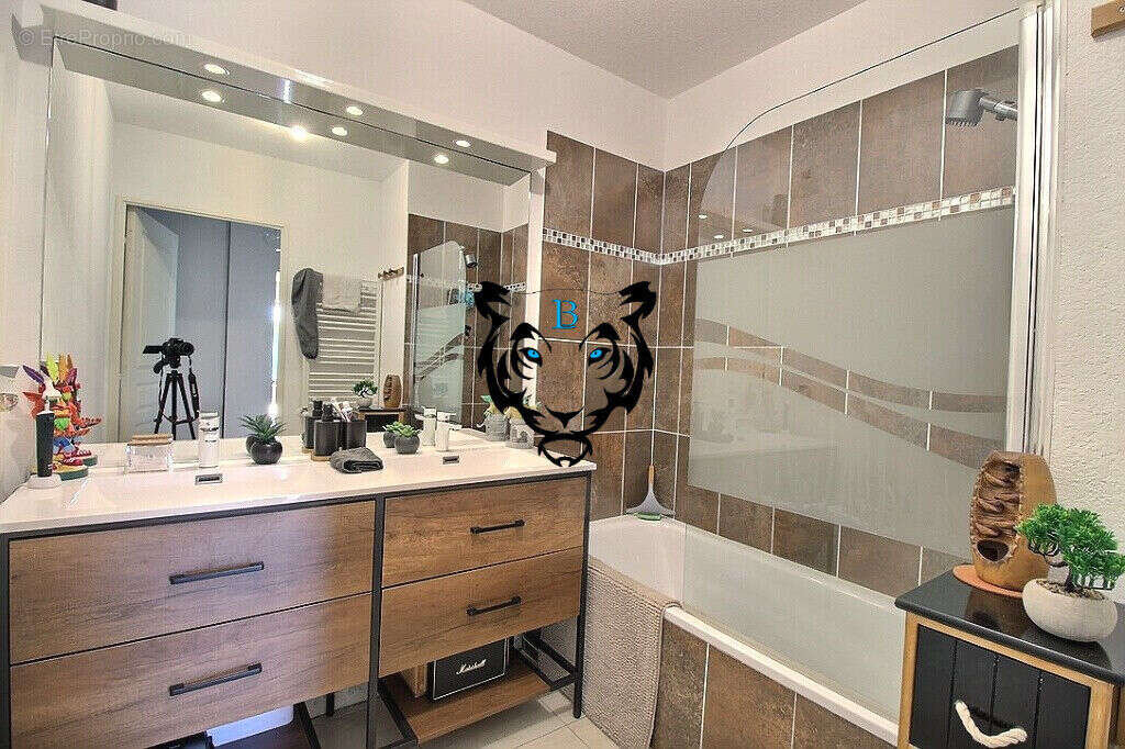 Appartement à LE MUY