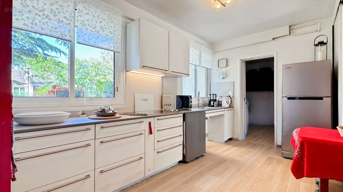 Maison à SAINT-NOM-LA-BRETECHE