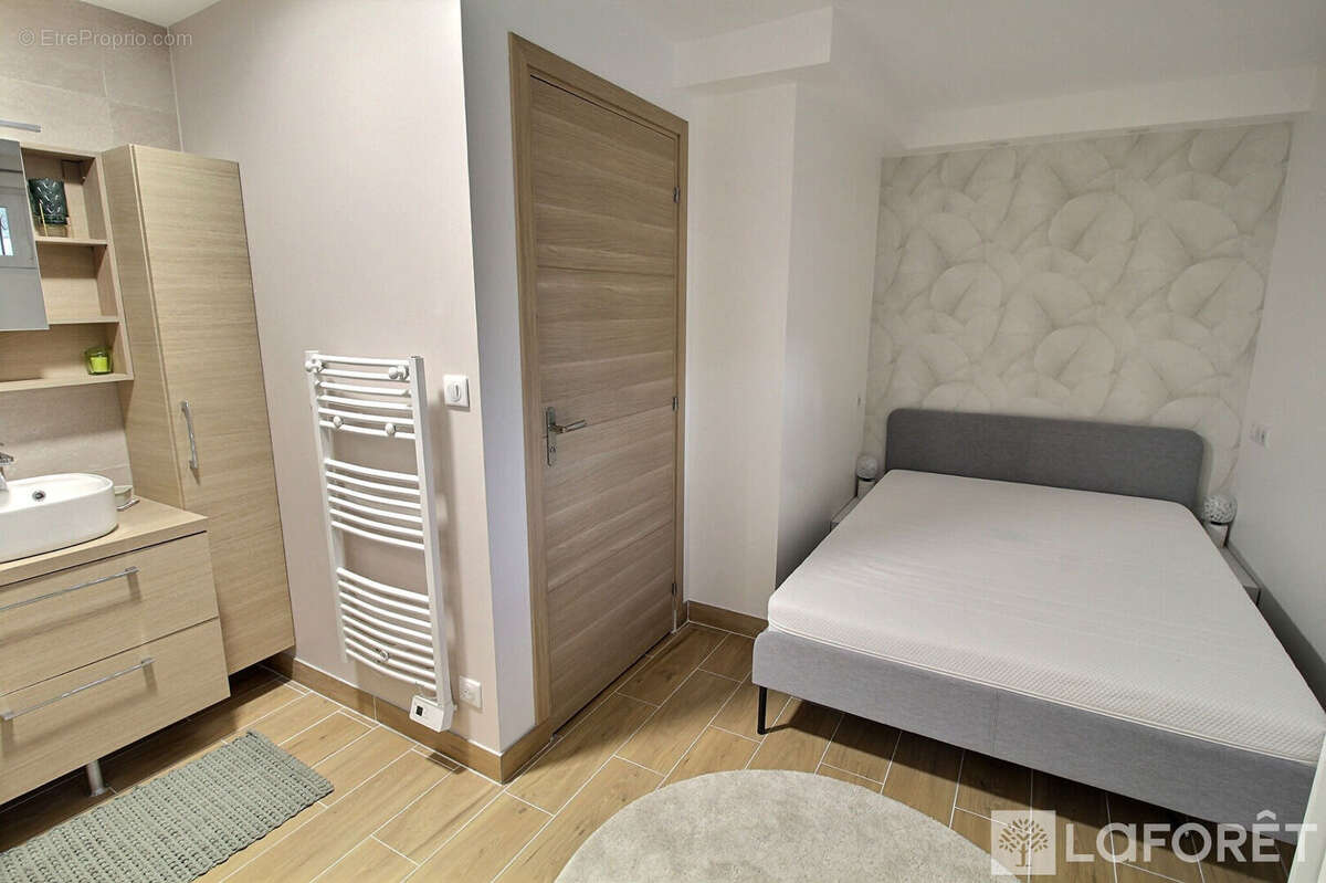 Appartement à LA GARENNE-COLOMBES