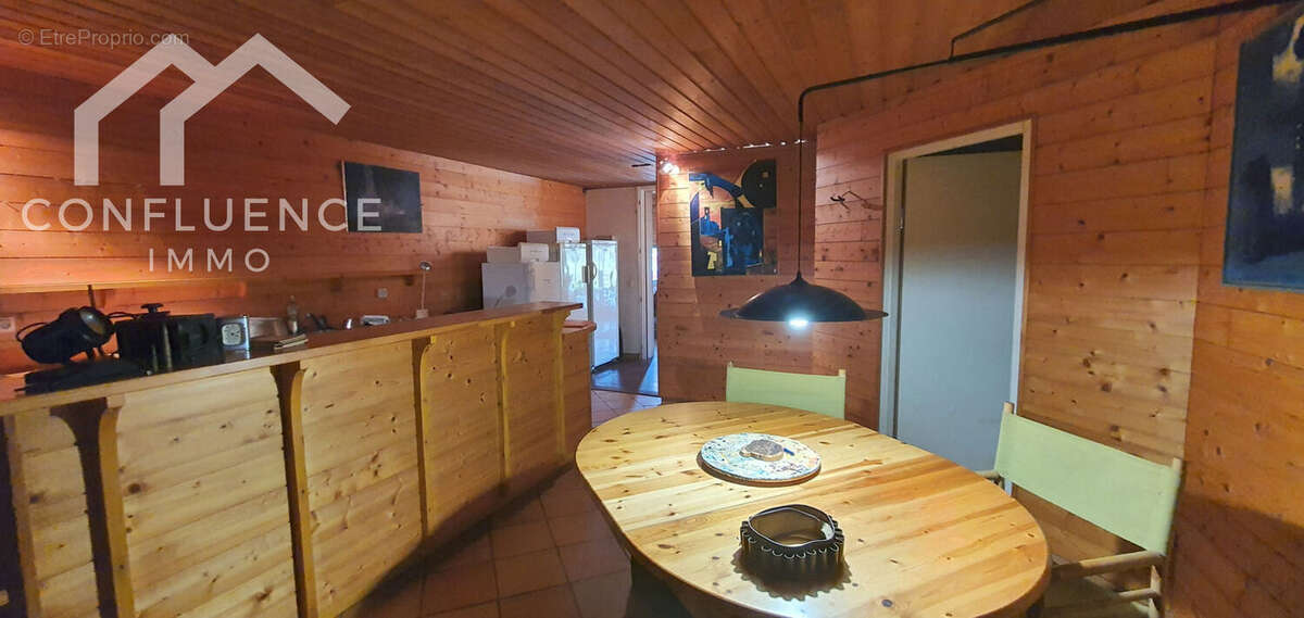 Maison à CAUBEYRES