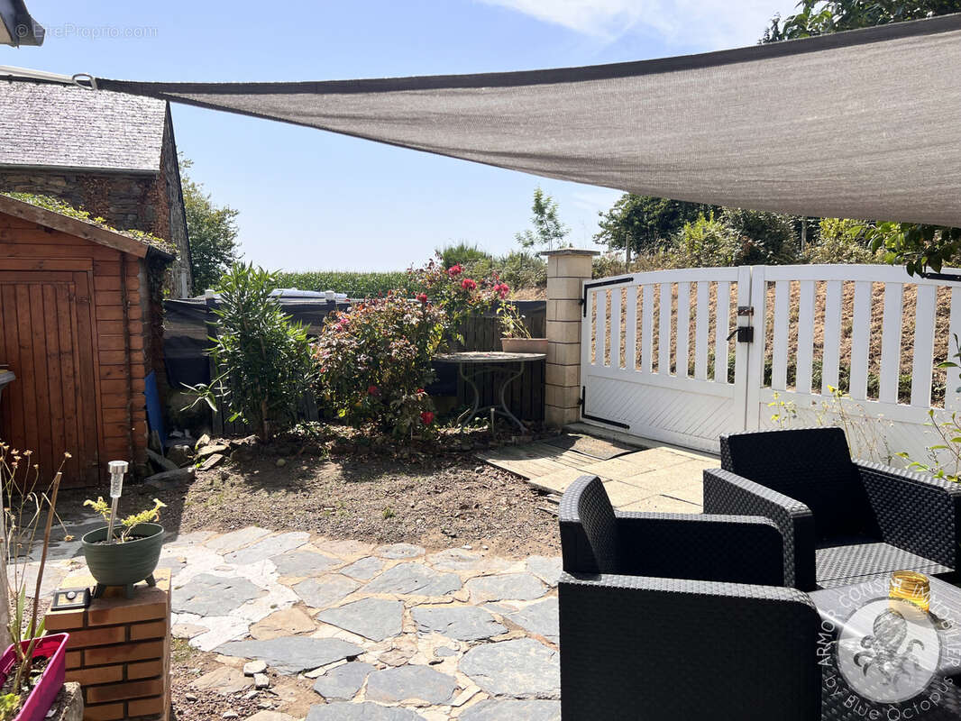 Maison à HENANBIHEN