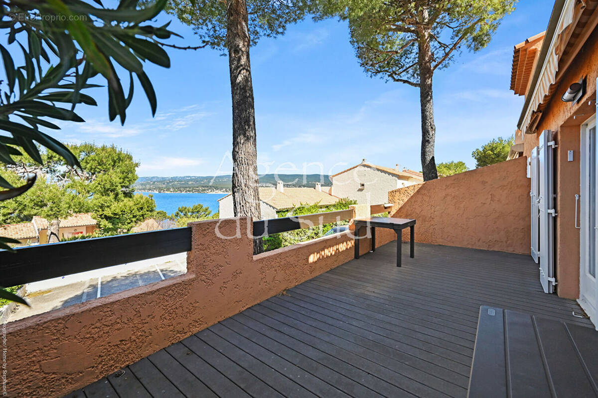 Appartement à SAINT-CYR-SUR-MER