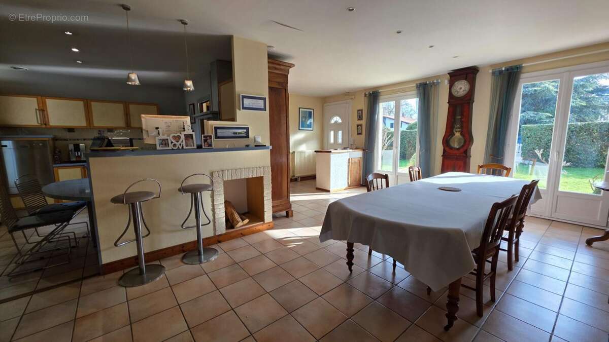 Maison à ARTIGUES-PRES-BORDEAUX