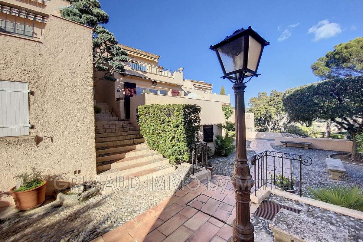 Appartement à GRIMAUD