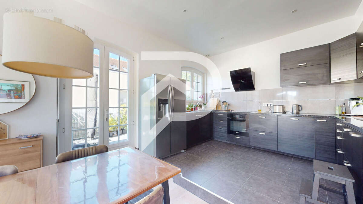 Appartement à MAREIL-MARLY