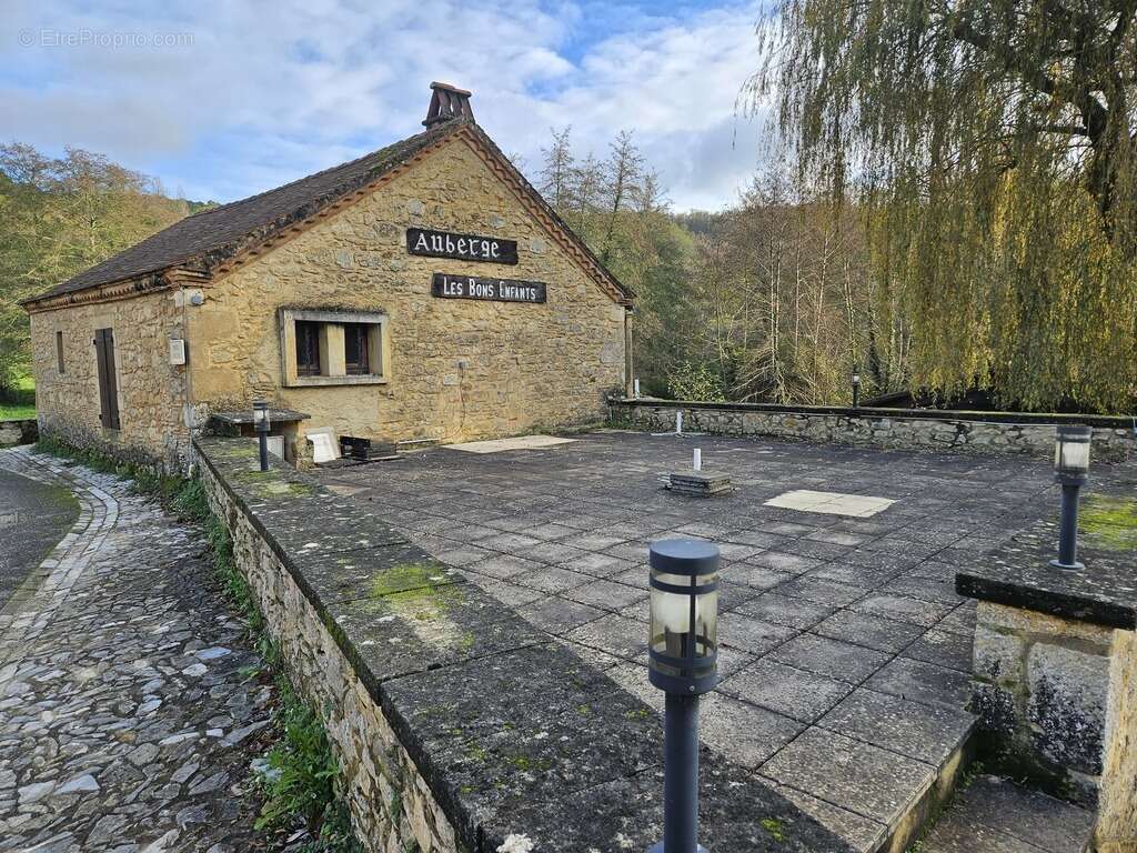 Commerce à SAINT-FRONT-SUR-LEMANCE