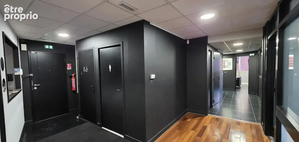 Bureaux de standing   246 m2   vue montagne & archipel    10 places de stationnement - photo 2