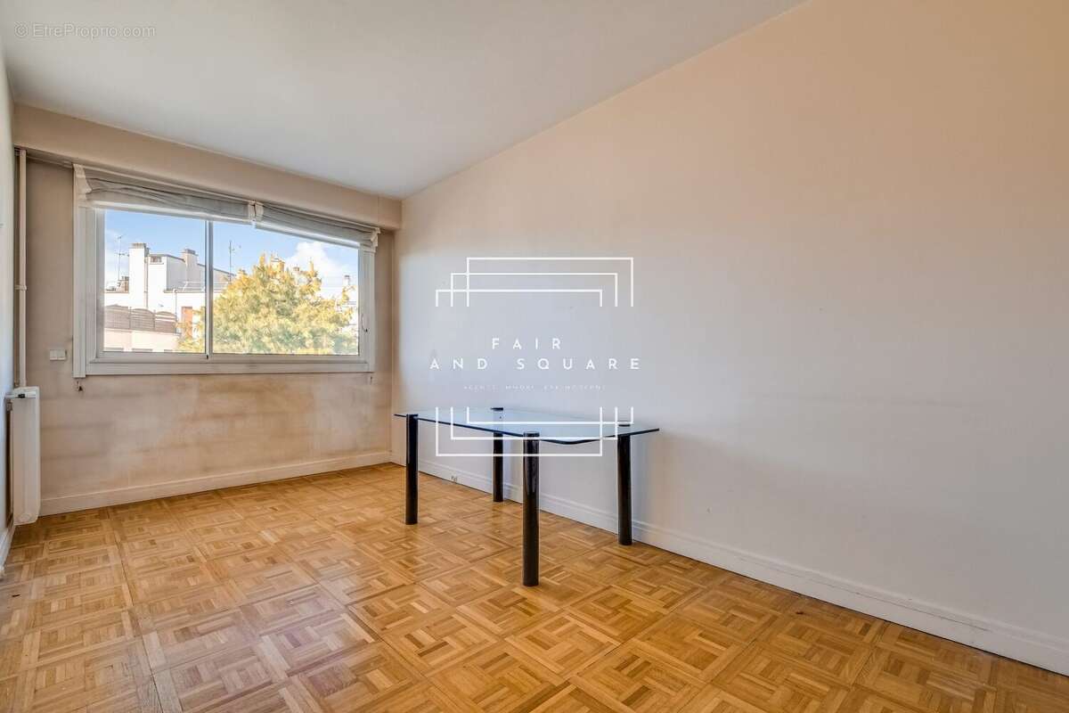 Appartement à NEUILLY-SUR-SEINE