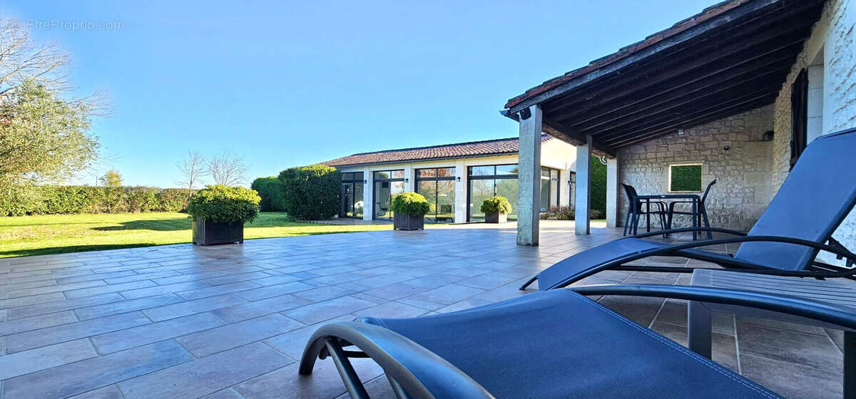 Maison à CHERMIGNAC