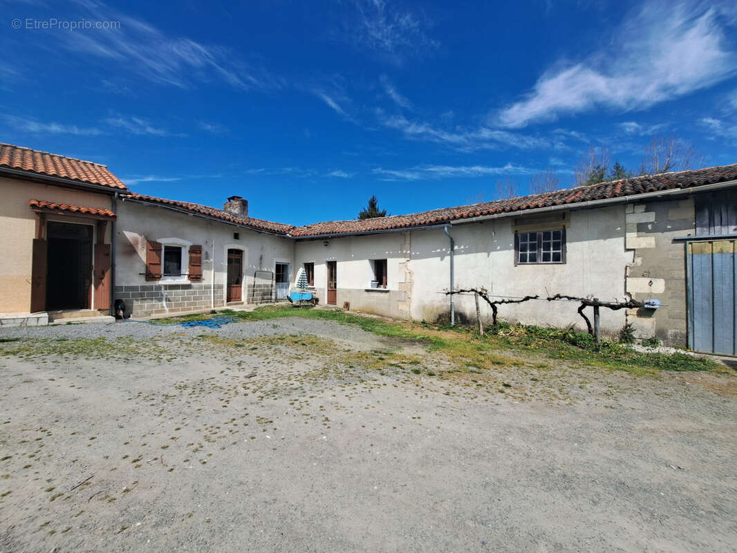 Maison à LE TATRE