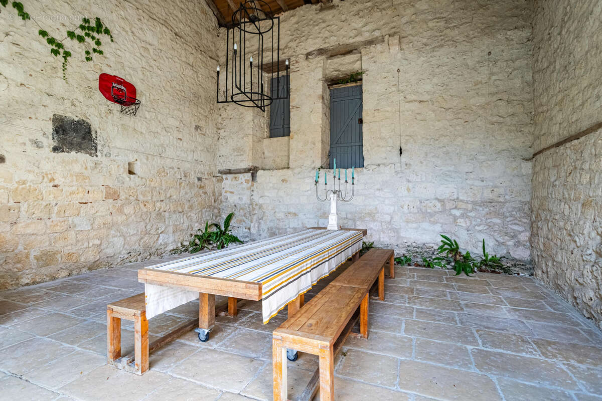 Maison en pierre avec annexe, piscine et jardin - photo 35