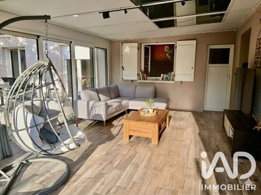 Maison 170 m² à Jarze  - photo 2