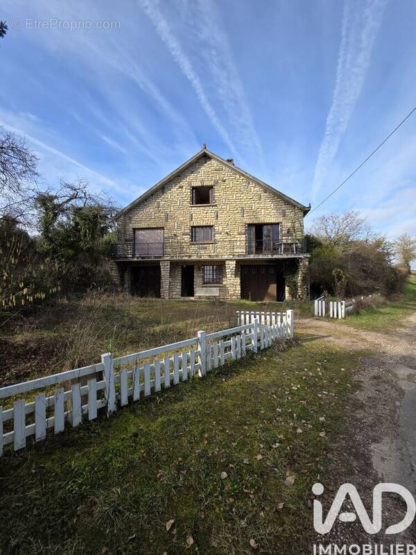 Photo 1 - Maison à SURGY