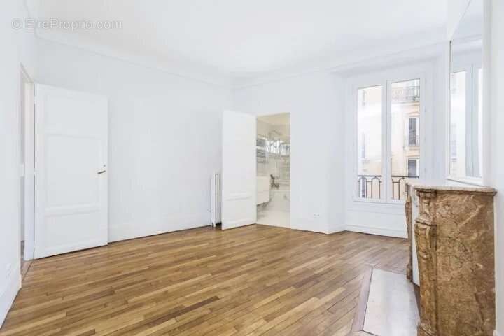Appartement à PARIS-6E