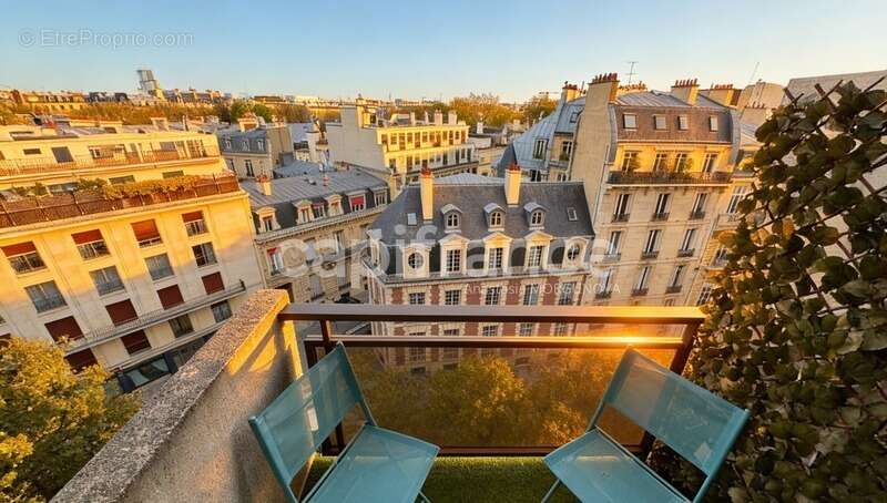 Appartement à PARIS-8E