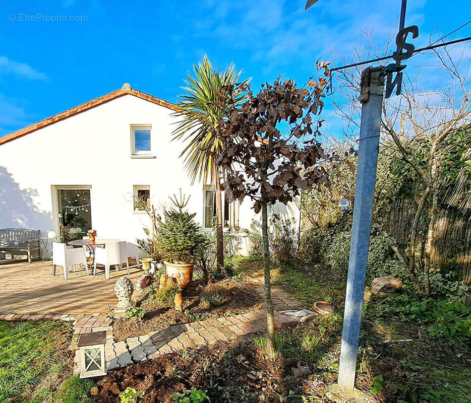 Maison à LES HERBIERS