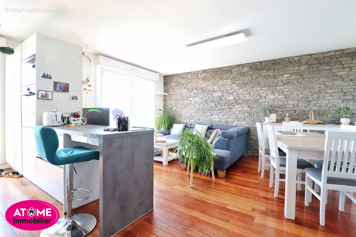 Appartement à SAINT-PRIVAT-LA-MONTAGNE