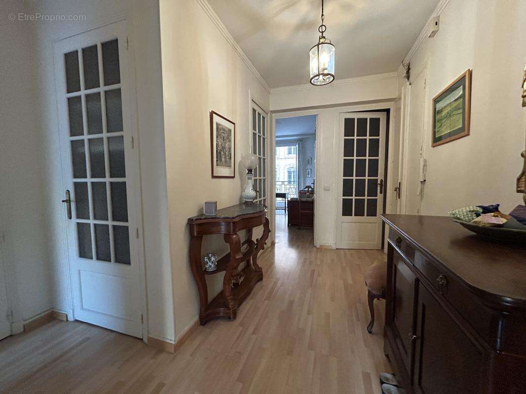 Appartement à MARSEILLE-7E