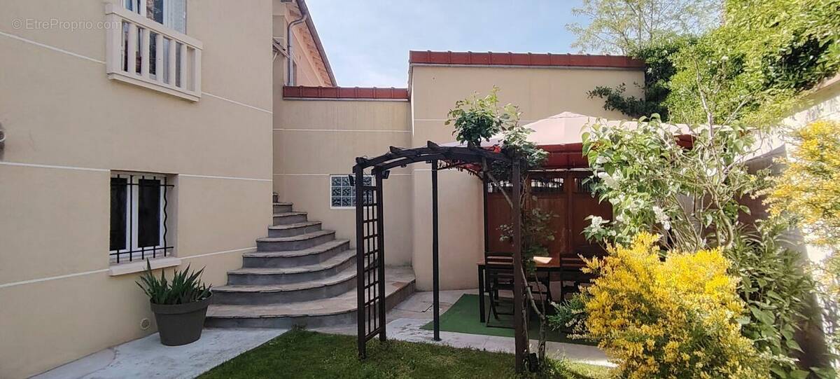 Maison à COLOMBES