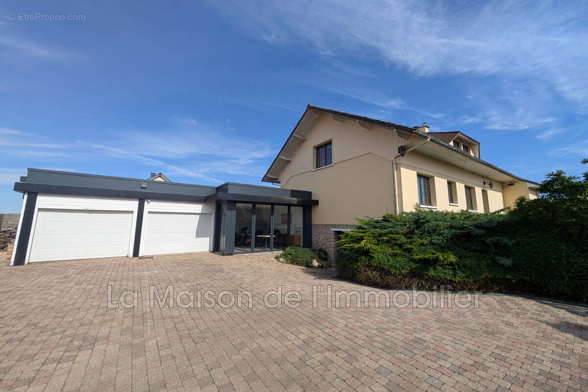 Maison à CRIQUEBEUF-SUR-SEINE