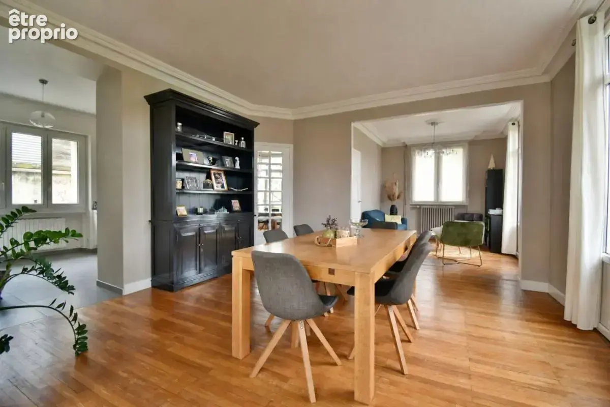 Maison 10 pièces 251 m² à vendre à Cholet (49300) - photo 4