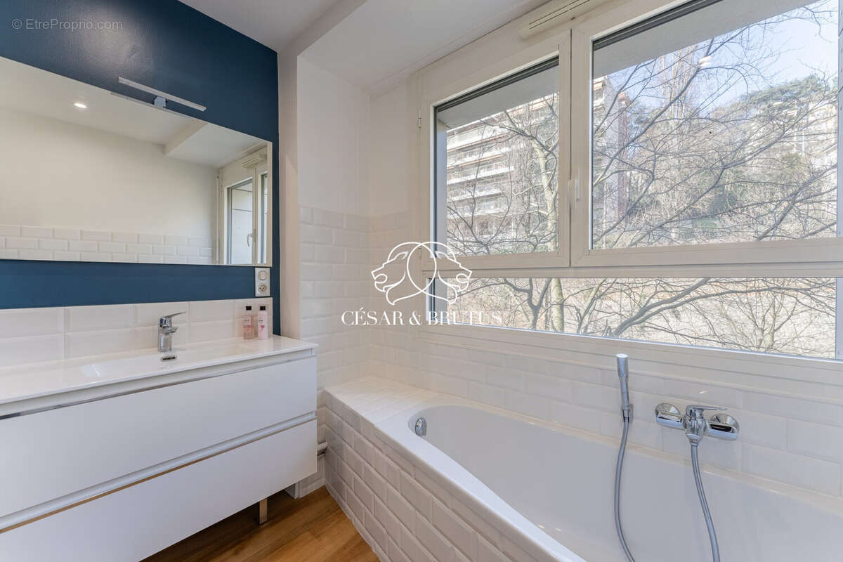 Appartement à SAINTE-FOY-LES-LYON