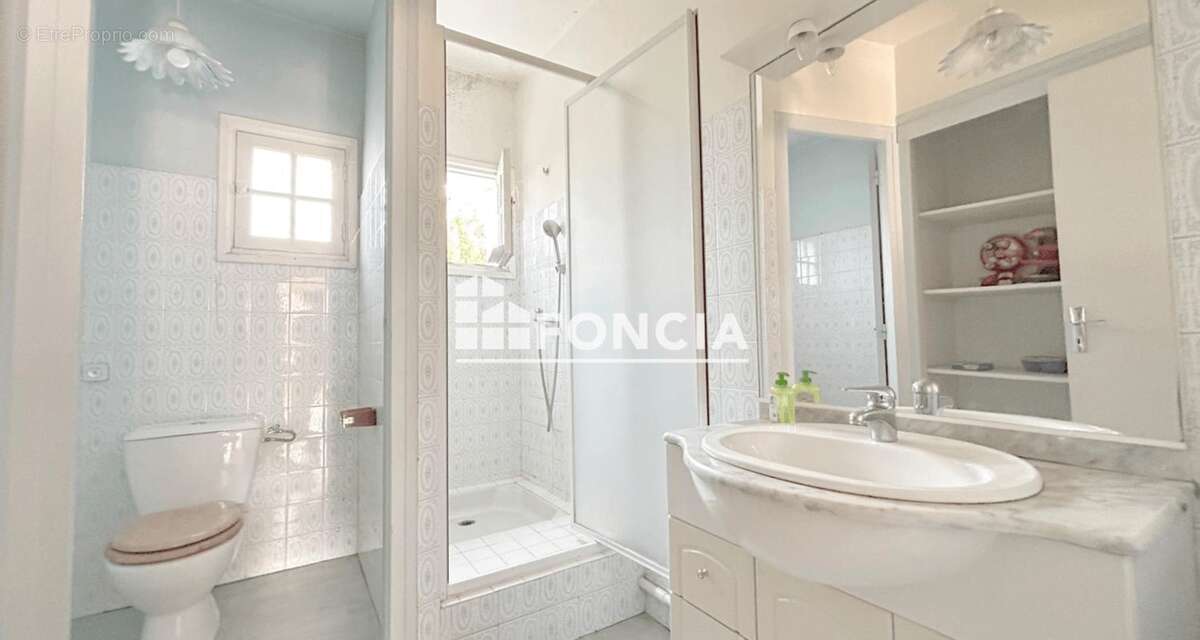 CAPBRETON CENTRE-VILLE - Villa Capbretonaise authentique à rénover - 167m² - Terrain 560m² - photo 16