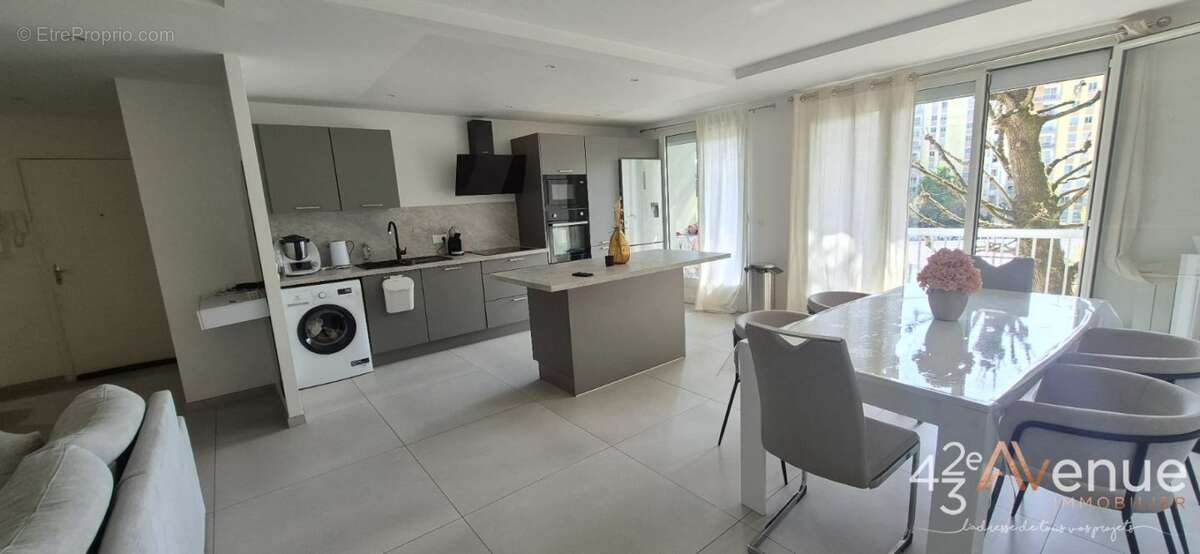 Appartement à SAINT-ETIENNE