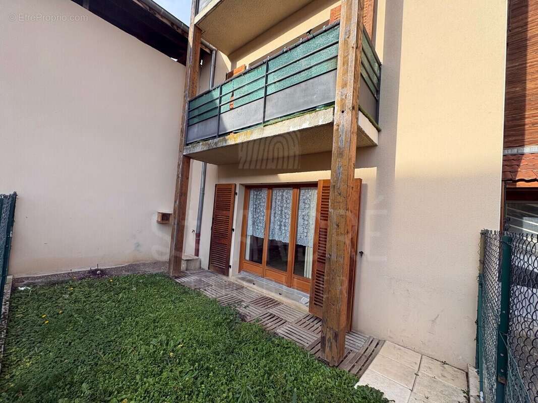 Appartement à SAINT-ETIENNE-DE-SAINT-GEOIRS