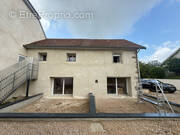 Appartement à POUILLEY-LES-VIGNES
