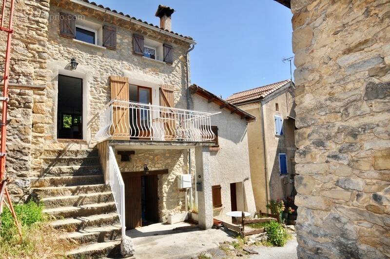 Maison à MEAILLES