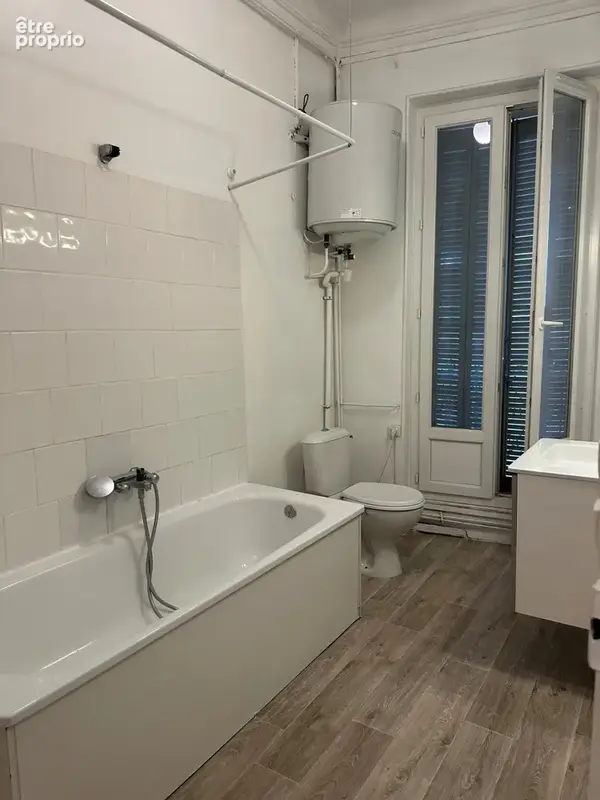 Type 2/3 - 55 m2 - rue d'italie - prefecture 13006 - vide - residence principale - photo 12