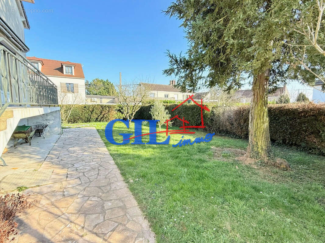 Maison à SAVIGNY-LE-TEMPLE