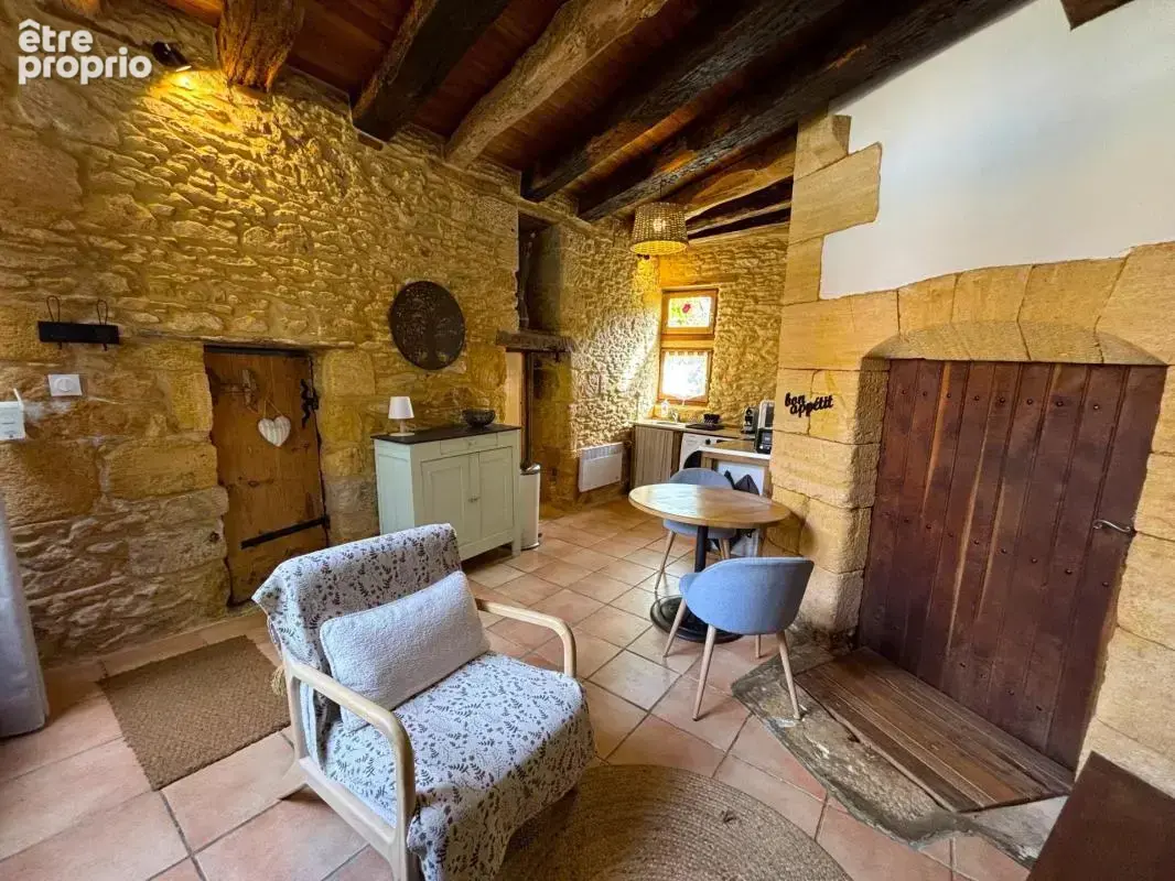 Propriété en pierre rénovée avec maison, 3 gîtes, bassin de détente et fort potentiel locatif – Périgord Noir - photo 13