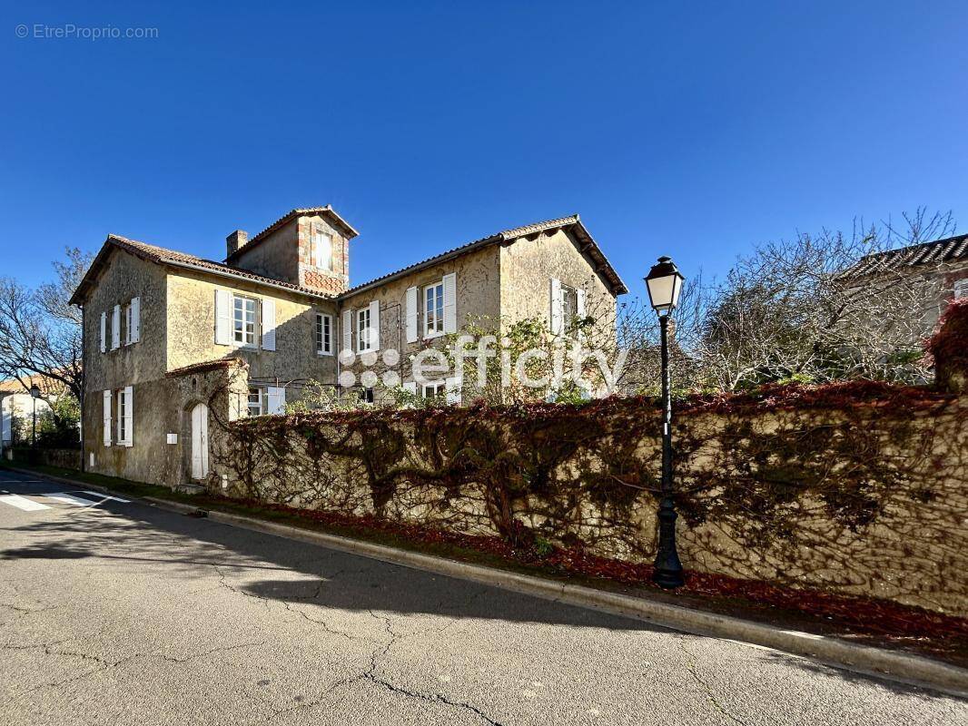 Maison à TALMONT-SAINT-HILAIRE