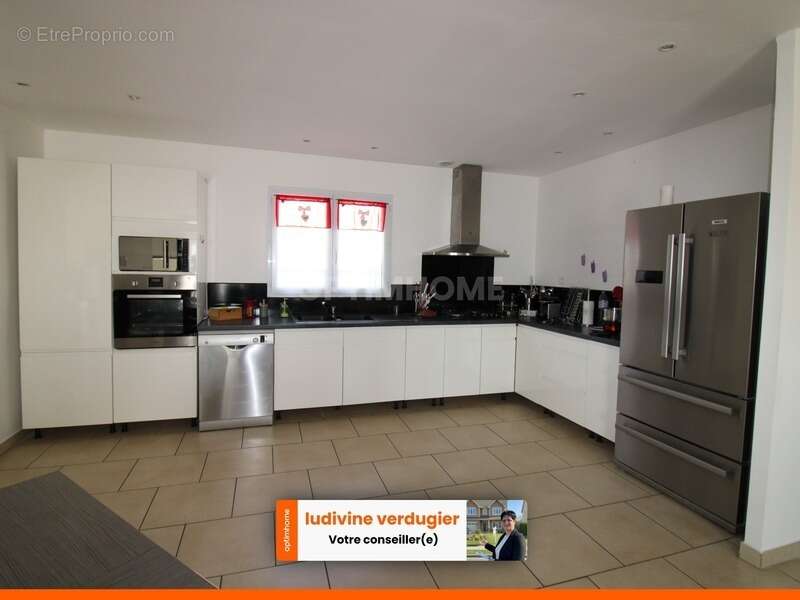 Maison à SAINT-ETIENNE-DE-FOUGERES