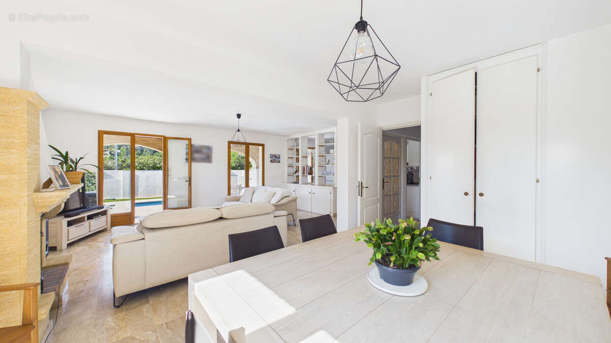 Maison à CARQUEIRANNE