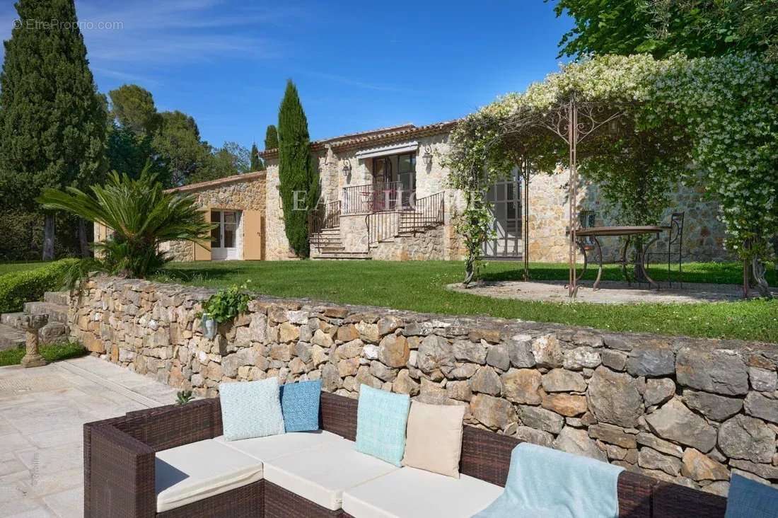Maison à MOUGINS