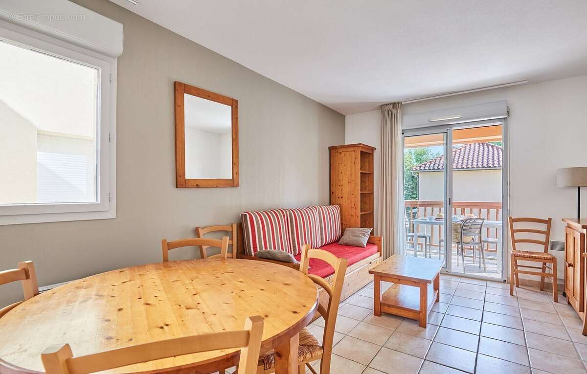 INVESTISSEMENT LOCATIF  Montignac-Lascaux  Résidence de tourisme Le Hameau du Moulin  7,88 % de rentabilité - photo 3
